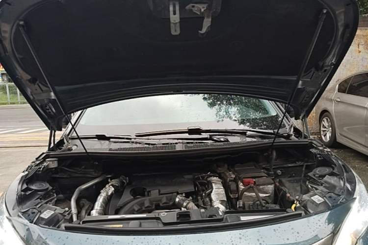 Used Peugeot 5008 2017 350THP 7-Seater Elite Edition Engine Bay