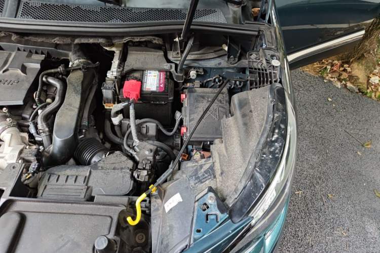 Used Peugeot 5008 2017 350THP 7-Seater Elite Edition Engine Bay Left