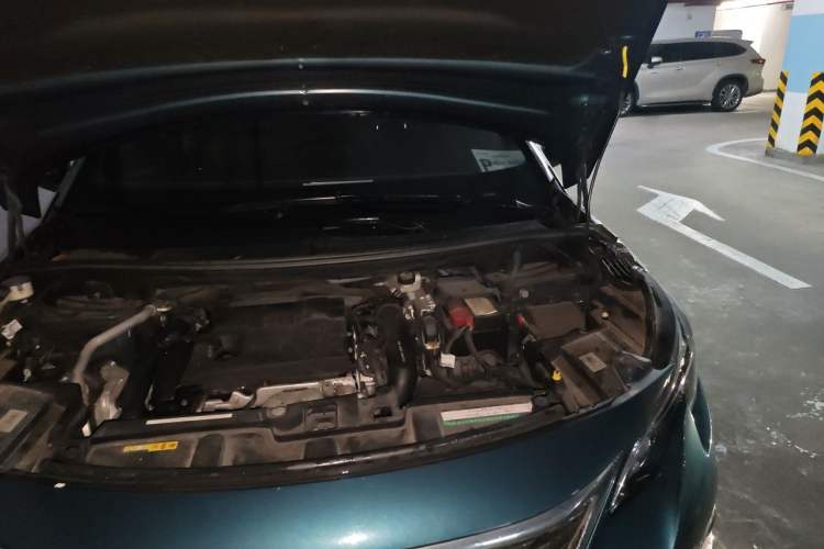 Used Peugeot 5008 2017 380THP 7-Seater Luxury GT Edition Engine Bay Left
