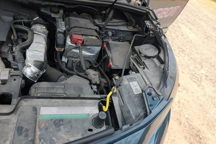 Used Peugeot 5008 2017 350THP 7-Seater Elite Edition Engine Bay Left