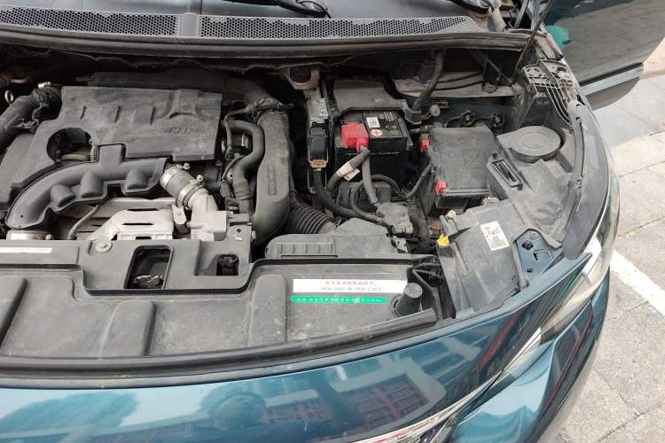 Used Peugeot 5008 2017 350THP 7-Seater Elite Edition Engine Bay Left