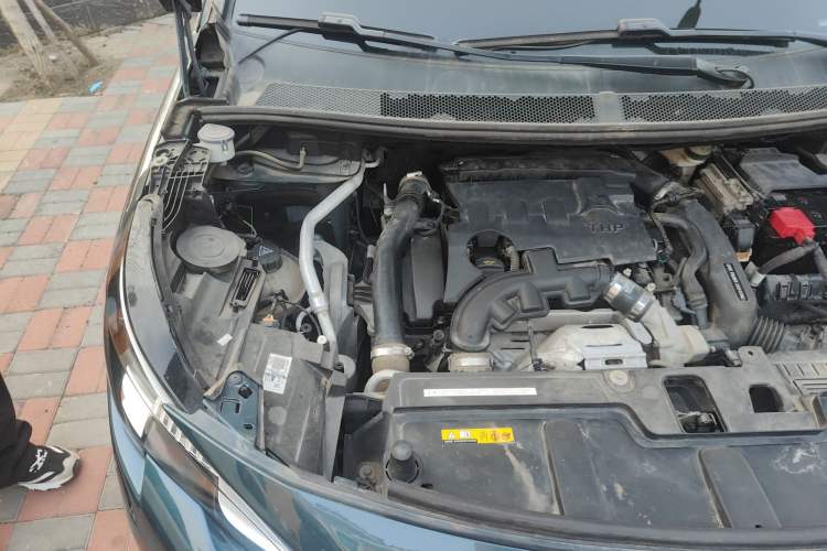 Used Peugeot 5008 2017 350THP 7-Seater Elite Edition Engine Bay Right