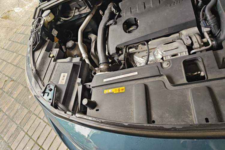Used Peugeot 5008 2017 380THP 7-Seater Luxury GT Edition Engine Bay Right