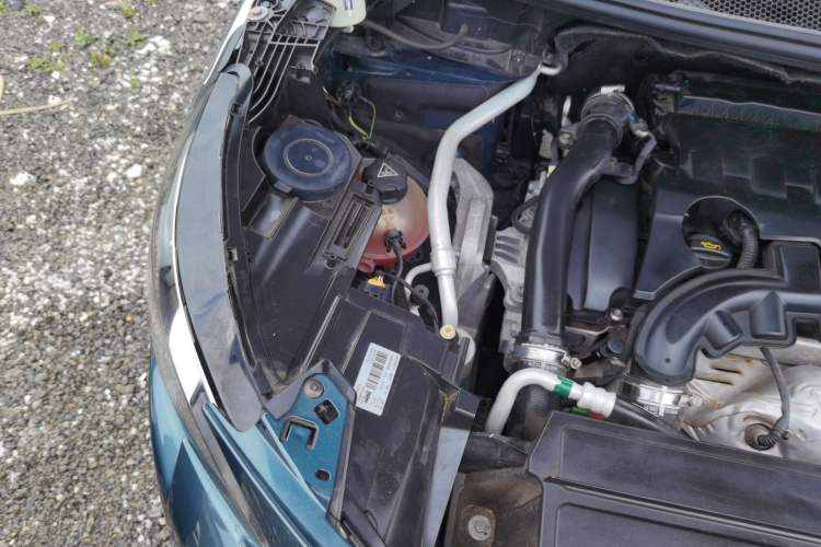 Used Peugeot 5008 2017 350THP 7-Seater Elite Edition Engine Bay Right