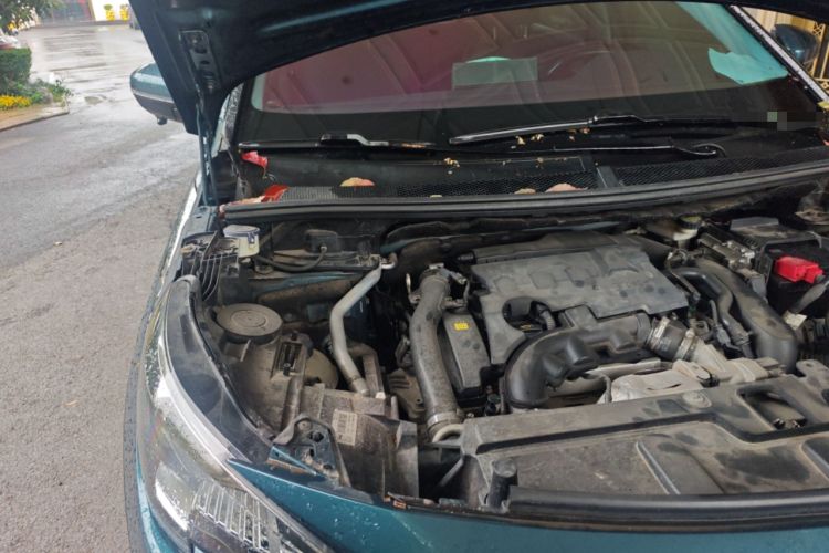 Used Peugeot 5008 2017 350THP 7-Seater Elite Edition Engine Bay Right