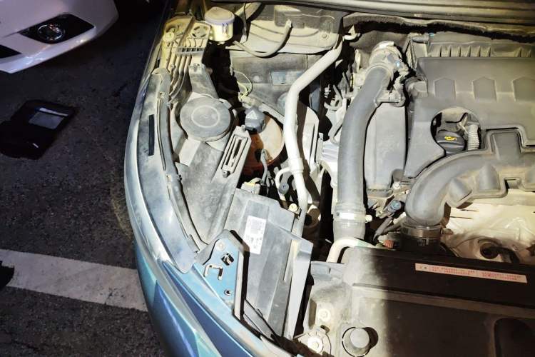 Used Peugeot 5008 2017 350THP 7-Seater Elite Edition Engine Bay Right
