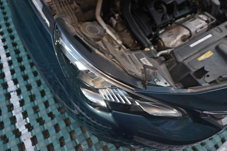 Used Peugeot 5008 2017 380THP 7-Seater Elite Edition Engine Bay Right