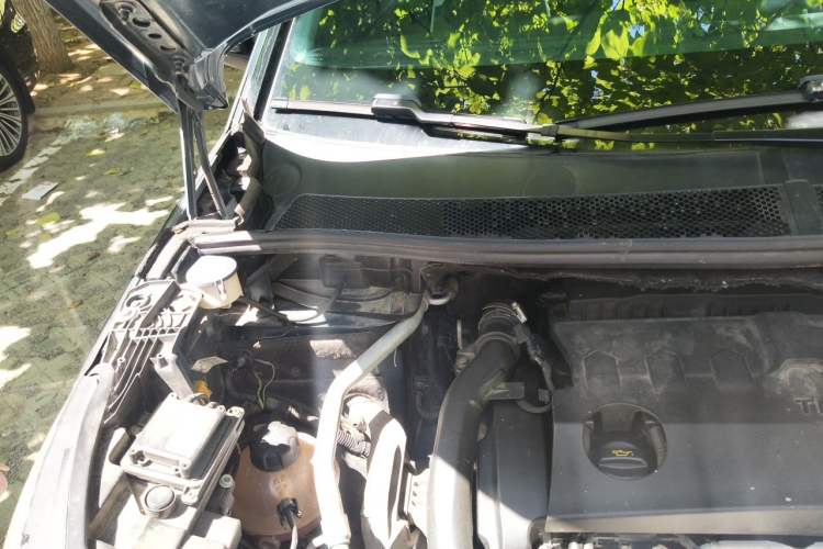 Used Peugeot 5008 2017 380THP 7-Seater Luxury Edition Engine Bay Right