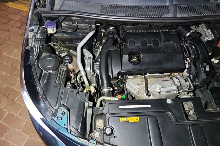 Used Peugeot 5008 2017 380THP 7-Seater Elite Edition Engine Bay Right