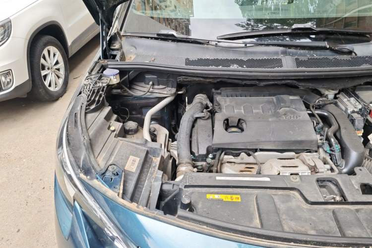 Used Peugeot 5008 2017 380THP 7-Seater Luxury GT Edition Engine Bay Right