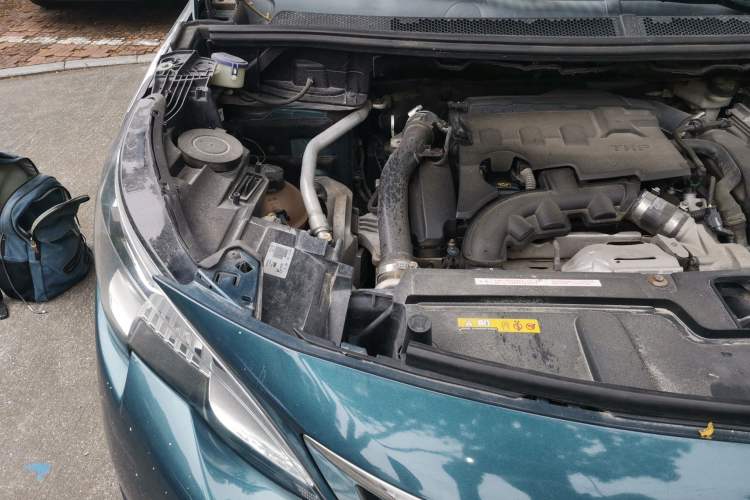 Used Peugeot 5008 2017 350THP 7-Seater Elite Edition Engine Bay Right