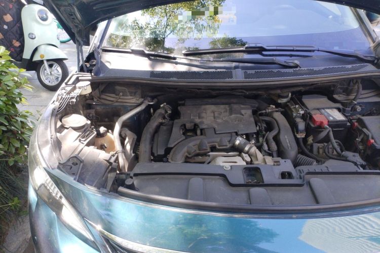 Used Peugeot 5008 2017 350THP 7-Seater Elite Edition Engine Bay Right