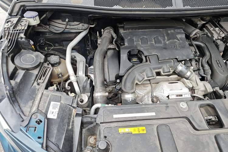 Used Peugeot 5008 2017 350THP 7-Seater Elite Edition Engine Bay Right