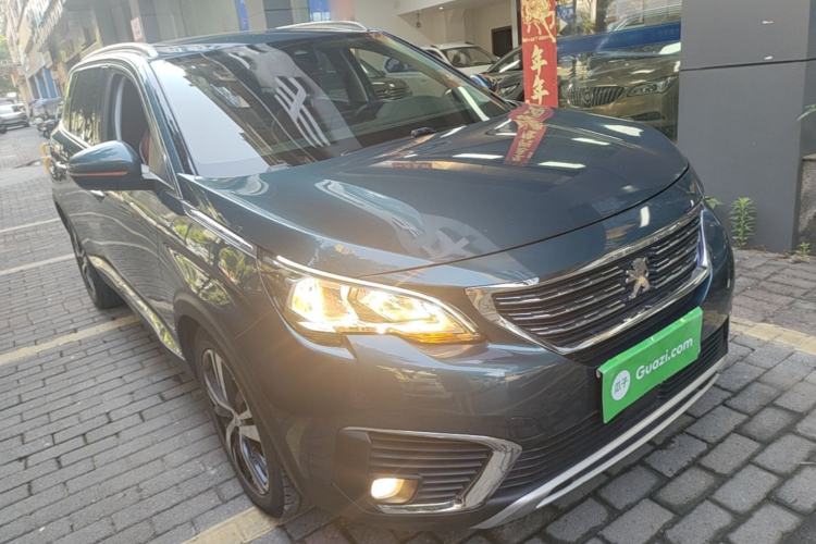 Used Peugeot 5008 2017 380THP 7-Seater Elite Edition Front Right 45 Deg
