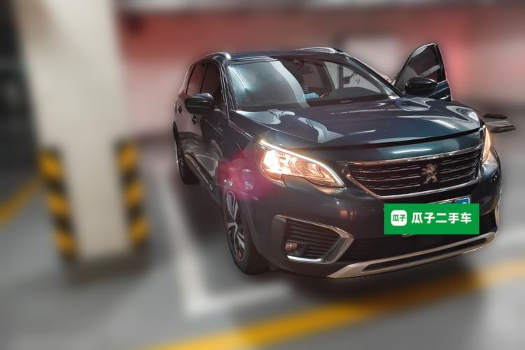 Used Peugeot 5008 2017 350THP 7-Seater Elite Edition Front Right 45 Deg