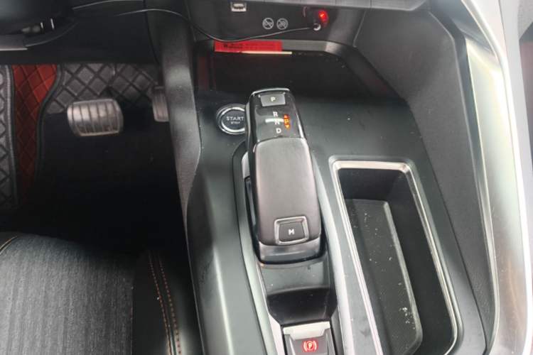 Used Peugeot 5008 2017 380THP 5-Seater Elite Edition Gear Lever