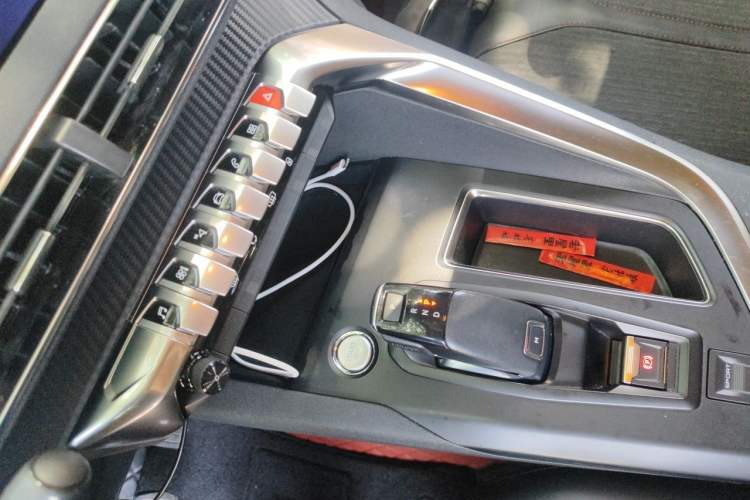 Used Peugeot 5008 2017 380THP 5-Seater Elite Edition Gear Lever