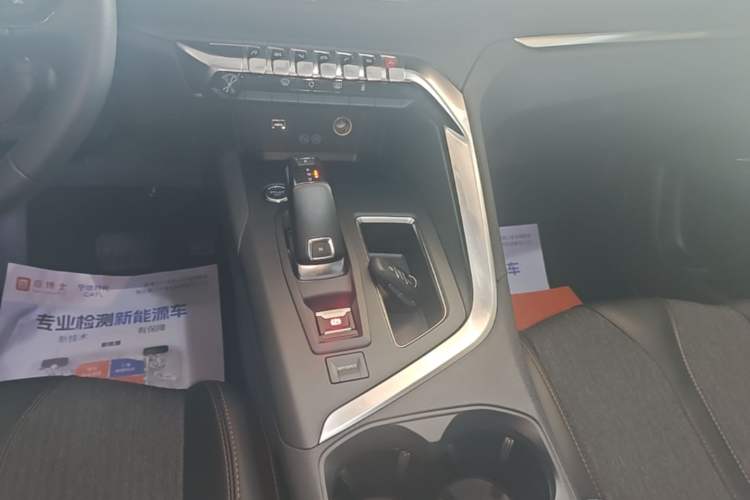Used Peugeot 5008 2017 350THP 5-Seat Elite Edition Gear Lever