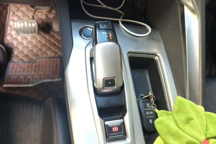 Used Peugeot 5008 2017 380THP 5-Seater Elite Edition Gear Lever