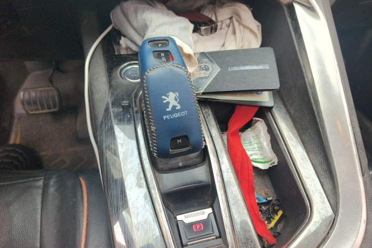 Used Peugeot 5008 2017 380THP 7-Seater Elite Edition Gear Lever