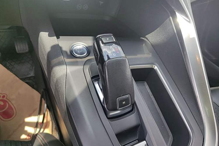 Used Peugeot 5008 2017 380THP 7-Seater Elite Edition Gear Lever
