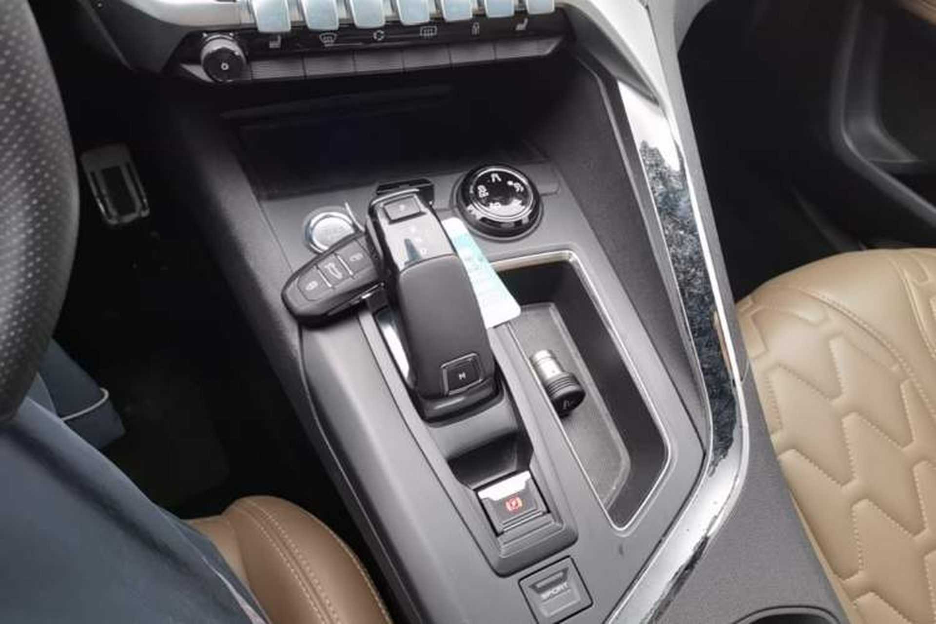 Used Peugeot 5008 2017 380THP 7-Seater Luxury GT Edition Gear Lever