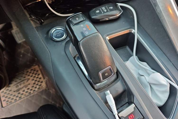 Used Peugeot 5008 2017 350THP 7-Seater Boundless Edition Gear Lever