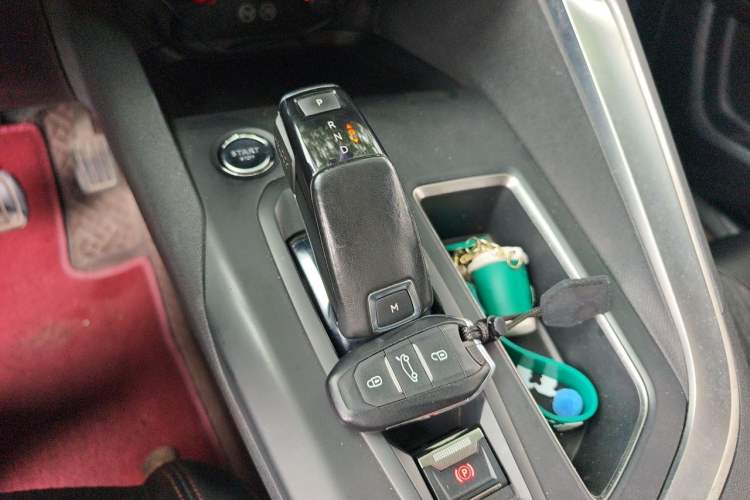 Used Peugeot 5008 2017 350THP 7-Seater Elite Edition Gear Lever