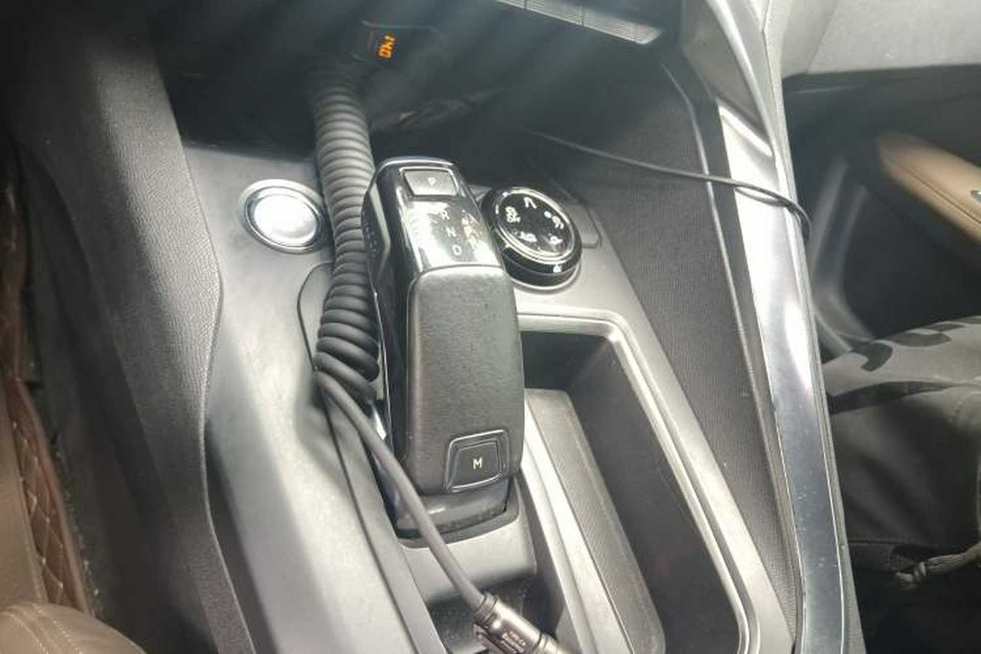 Used Peugeot 5008 2017 380THP 7-Seater Luxury GT Edition Gear Lever