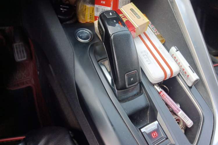 Used Peugeot 5008 2017 380THP 7-Seater Elite Edition Gear Lever