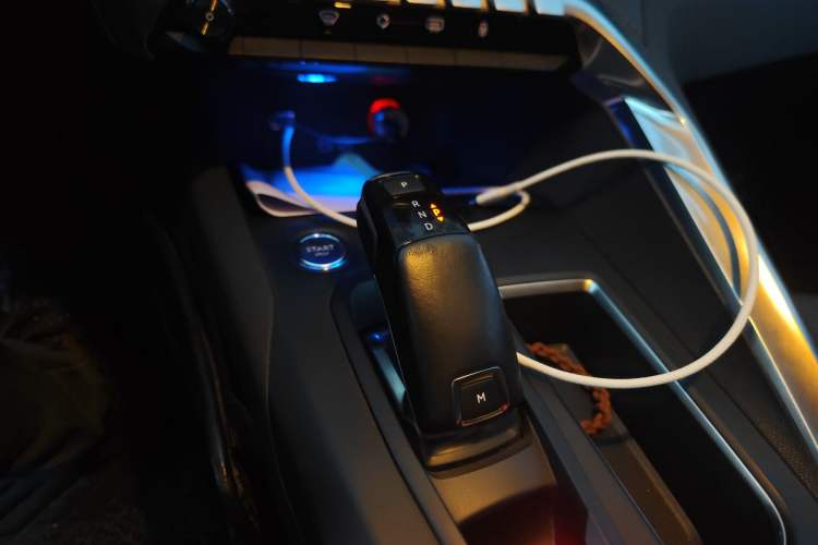 Used Peugeot 5008 2017 380THP 7-Seater Elite Edition Gear Lever