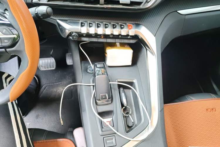 Used Peugeot 5008 2017 380THP 7-Seater Boundary-Free Edition Gear Lever