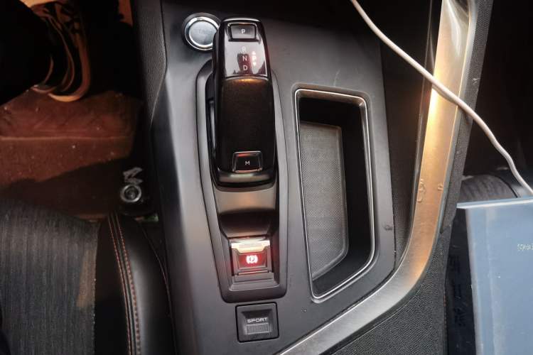 Used Peugeot 5008 2017 380THP 7-Seater Elite Edition Gear Lever