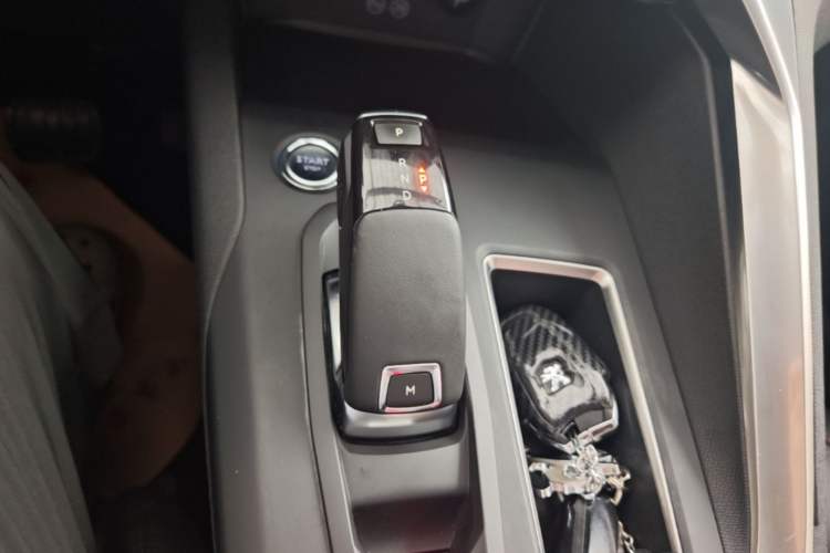 Used Peugeot 5008 2017 380THP 7-Seater Boundary-Free Edition Gear Lever