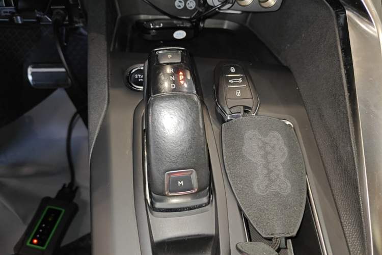 Used Peugeot 5008 2017 380THP 7-Seater Elite Edition Gear Lever