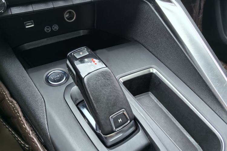 Used Peugeot 5008 2017 380THP 7-Seater Elite Edition Interior 1