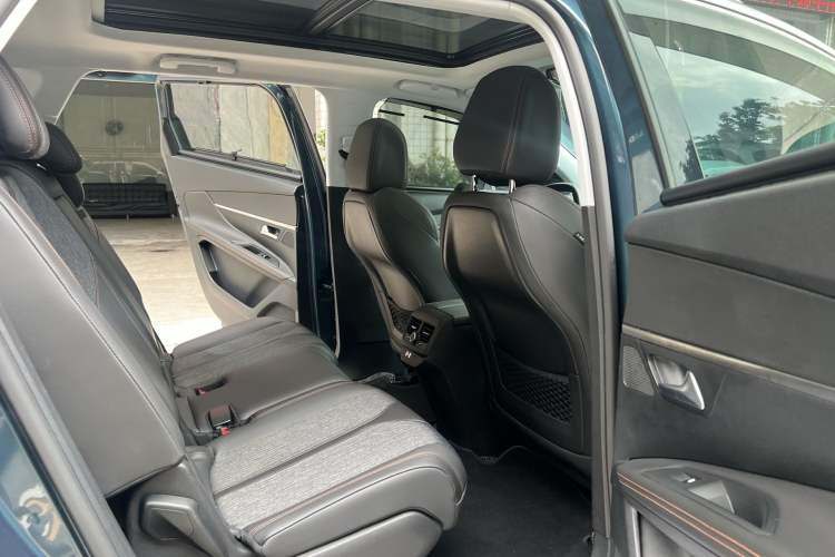 Used Peugeot 5008 2017 350THP 7-Seater Elite Edition Interior 2