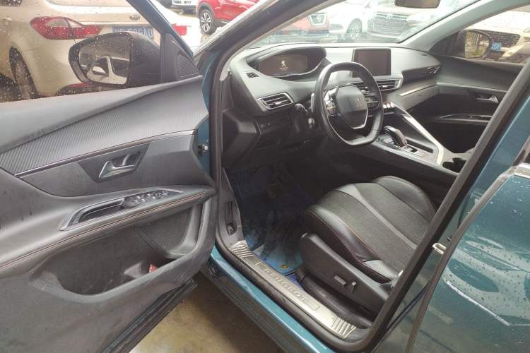 Used Peugeot 5008 2017 350THP 7-Seater Elite Edition Interior 2