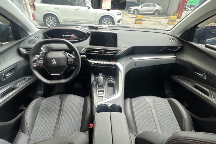 Used Peugeot 5008 2017 350THP 7-Seater Elite Edition Interior 3
