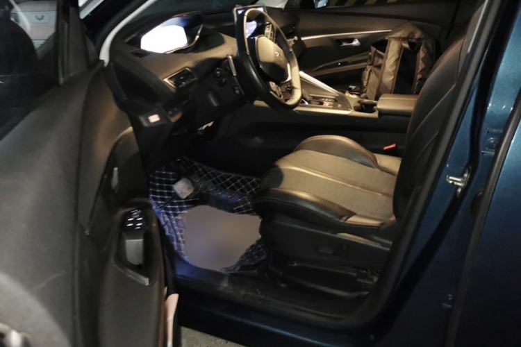 Used Peugeot 5008 2017 380THP 7-Seater Elite Edition Interior 3