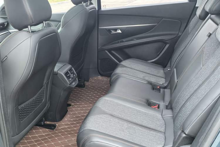 Used Peugeot 5008 2017 380THP 7-Seater Elite Edition Interior 3