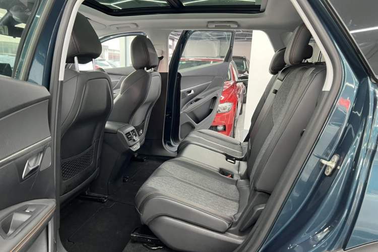 Used Peugeot 5008 2017 380THP 7-Seater Elite Edition Interior 3