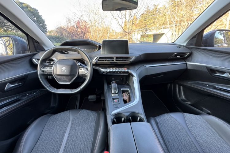 Used Peugeot 5008 2017 380THP 7-Seater Elite Edition Interior 4
