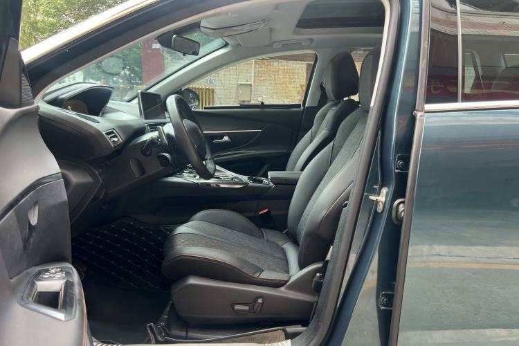 Used Peugeot 5008 2017 350THP 7-Seater Elite Edition Interior 5