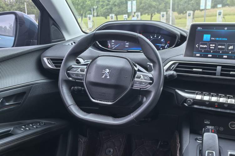 Used Peugeot 5008 2017 380THP 7-Seater Elite Edition Interior 6