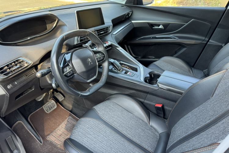 Used Peugeot 5008 2017 380THP 7-Seater Elite Edition Interior 7