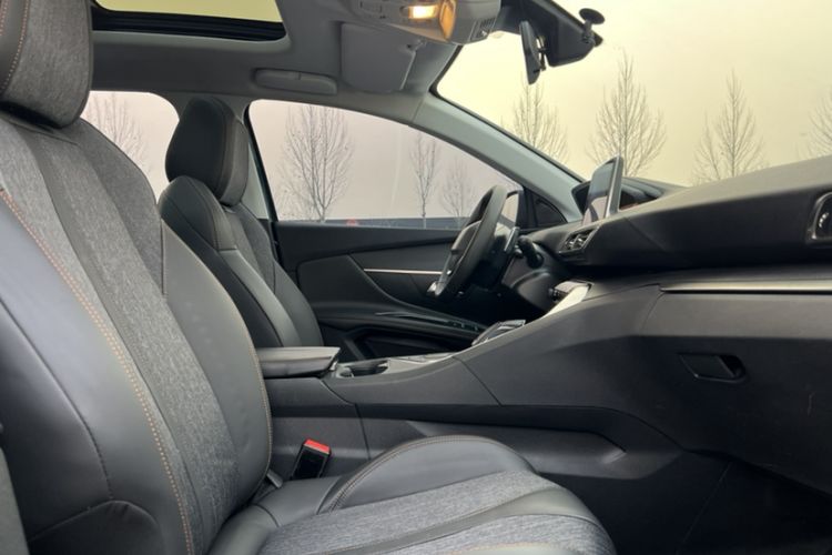Used Peugeot 5008 2017 380THP 7-Seater Elite Edition Interior 8