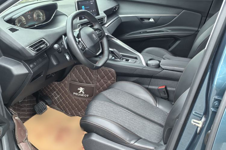 Used Peugeot 5008 2017 380THP 7-Seater Elite Edition Interior 9