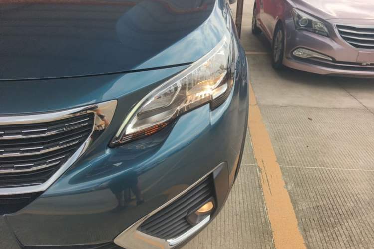 Used Peugeot 5008 2017 380THP 7-Seater Elite Edition Left Front Headlight
