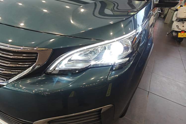 Used Peugeot 5008 2017 380THP 7-Seater Elite Edition Left Front Headlight